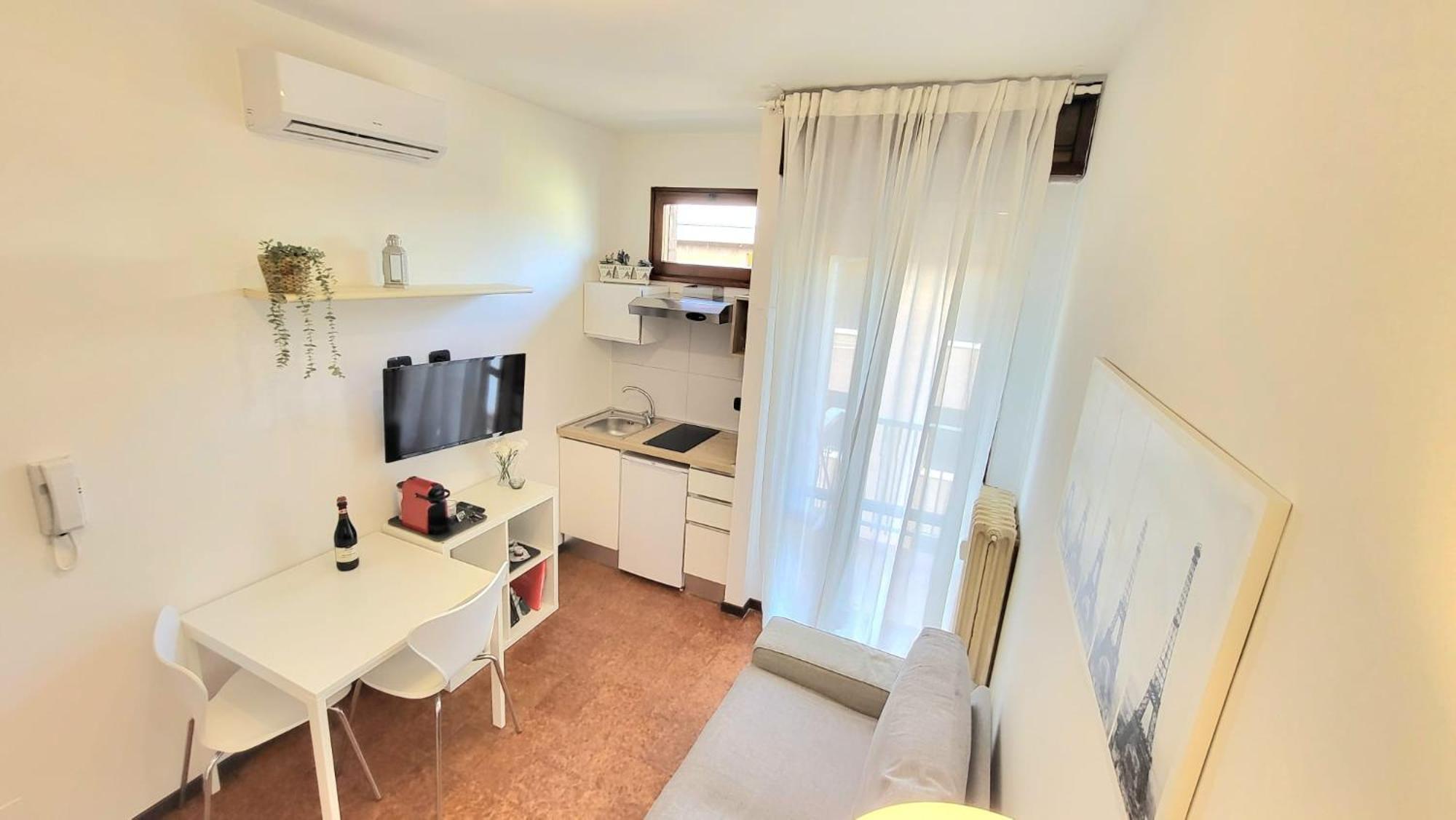 Appartamento di fronte all'ospedale con garage Modena Esterno foto